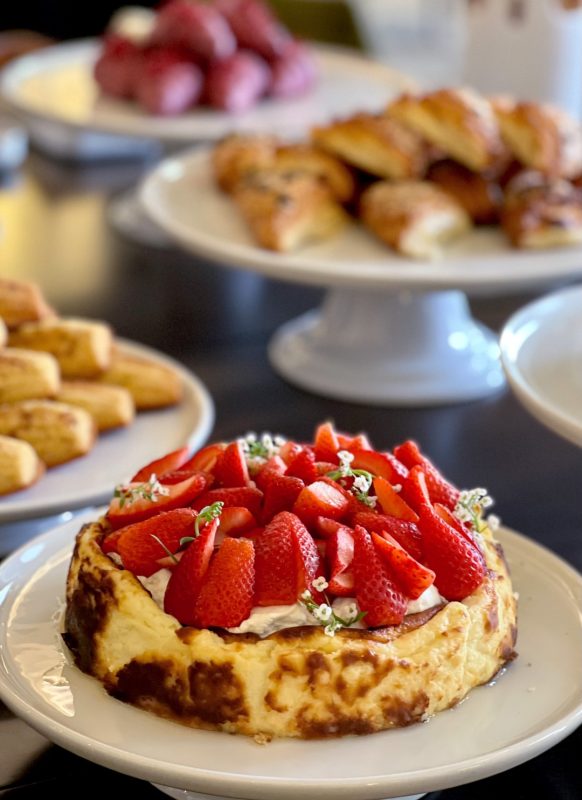 עוגת גבינה אמריקאית בתפריט החדש של ארוחת בוקר במלון דן תל אביב. צילום: גל בן זאב
