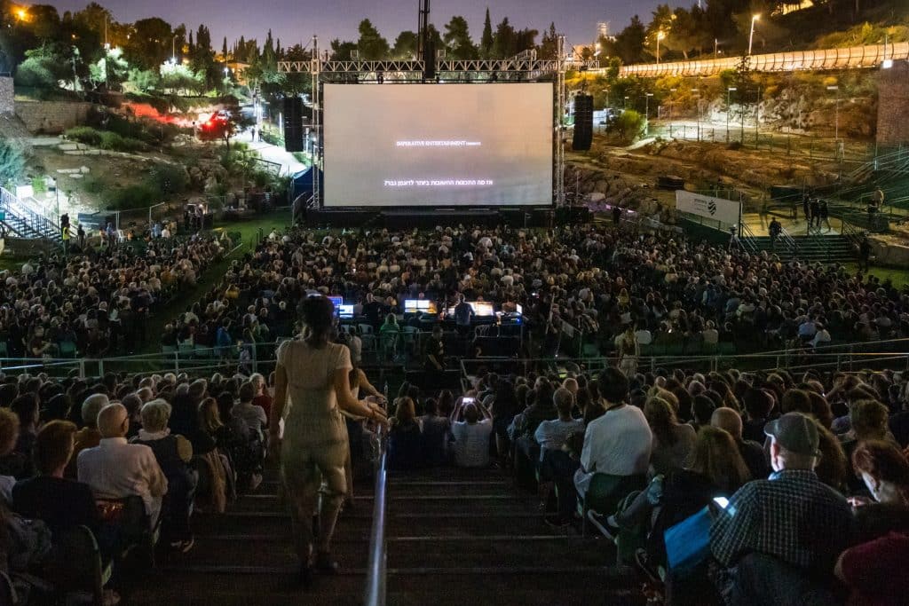 אירוע הפתיחה המסורתי של הפסטיבל בבריכת הסולטן. צילום: תם וינטראוב לוק