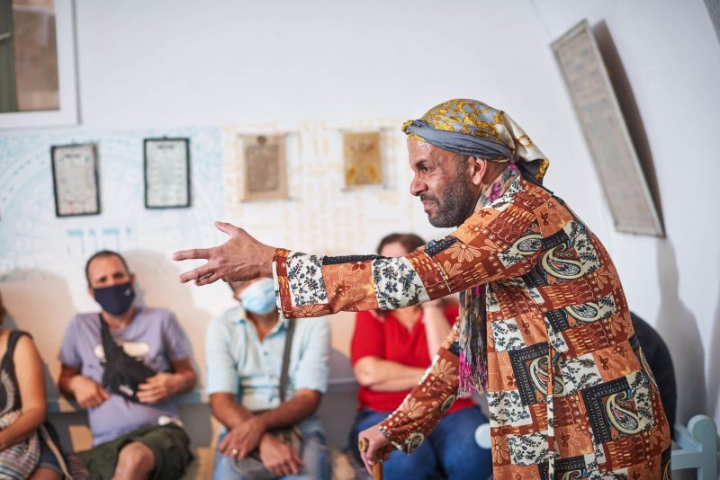 גיא דורון בפסטיבל סיפורים ירושלמים. צילום: יעל הרמן