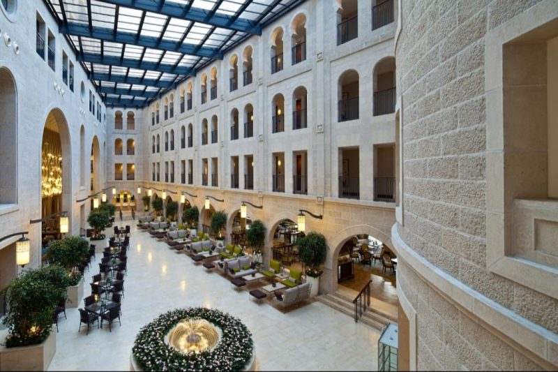 מלון וולדורף אסטוריה ירושלים נבחר לאחד מתוך חמשת המלונות הטובים בצפון אפריקה והמזרח התיכון לשנת 2023. צילום: עמית גירון