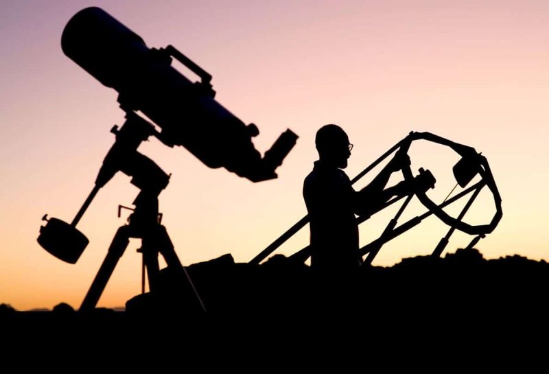 ברדת החשיכה - תצפית טלסקופים ומטאורים עם מלך הכוכבים – נדב סילברט. צילום: קמילה באצינס
