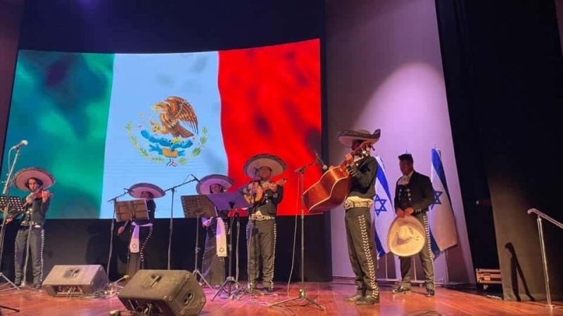 להקת מריאצ׳י ירושלים - לעשות שמח בלב עם טמפו מקסיקני. צילום: ישראלינג