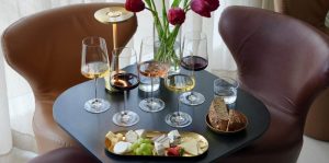 מלון קרלטון תל אביב מציע דיל לינה וחווית יין. צילום: Virginie Khalifa