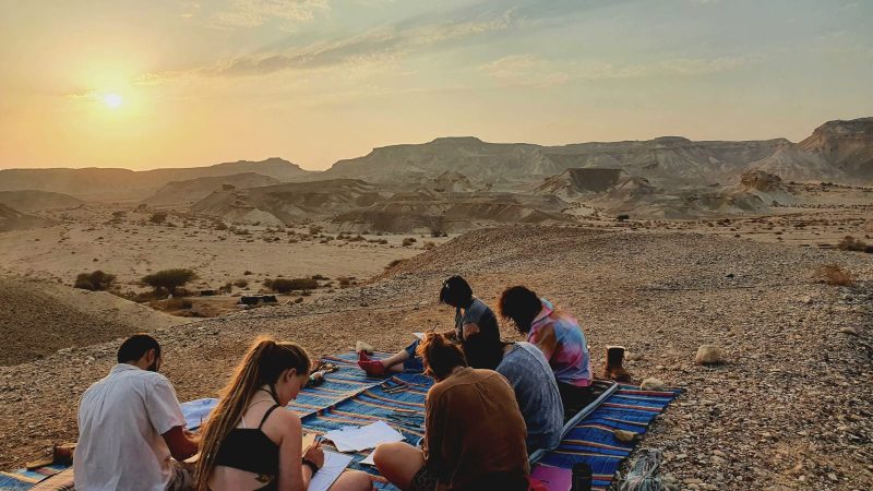 מסע כתיבה לאור שקיעה. צילום: עמית שמיר