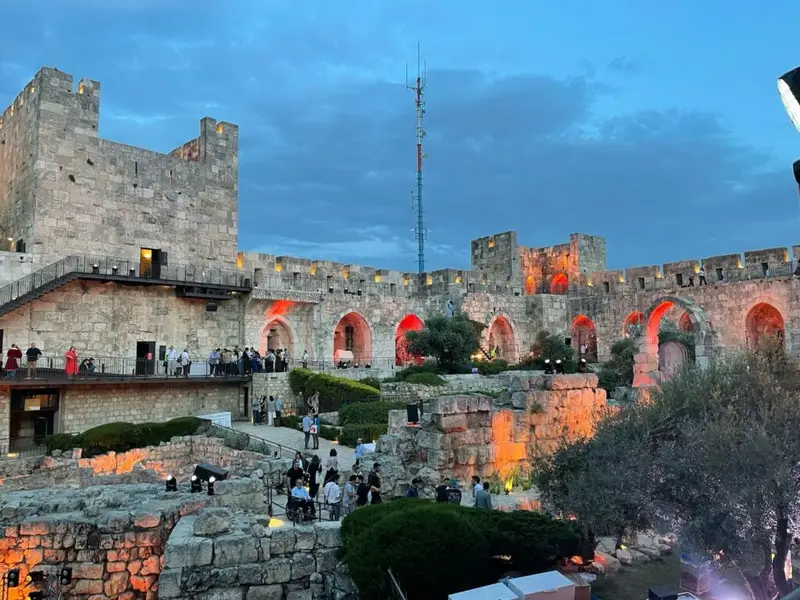 מגדל דוד בתאורת בין ערביים. צילום: סיגל קליין