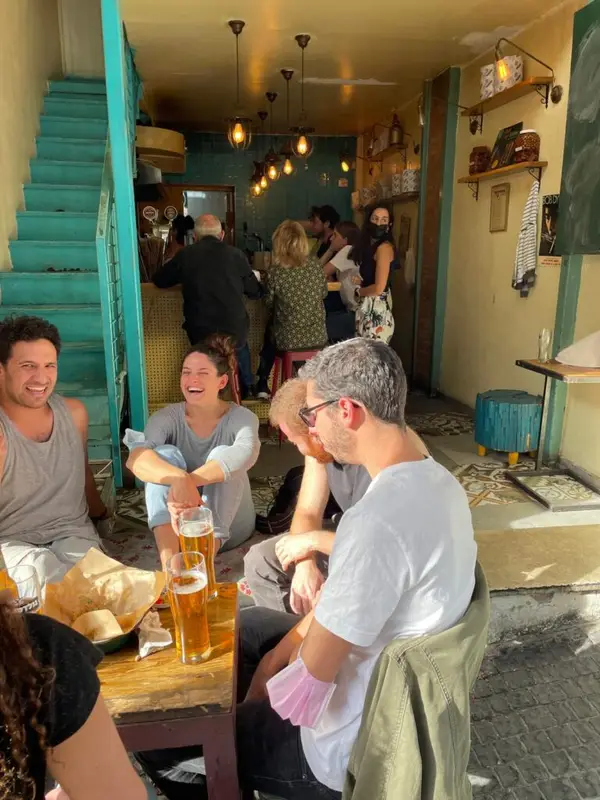 אווירה צעירה ותוססת. דוויני פיתה בר | צילום: ישראלינג