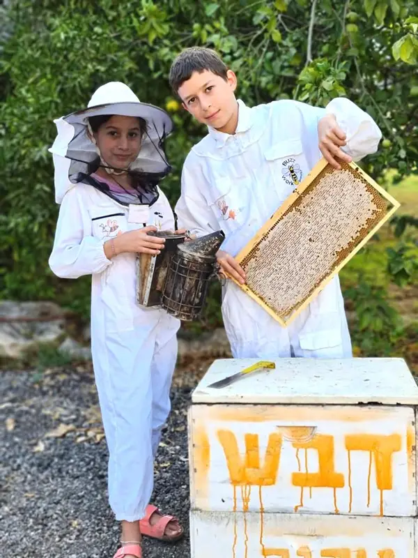 גיא ודניאל סימון דור רביעי למשפחת דבוראים