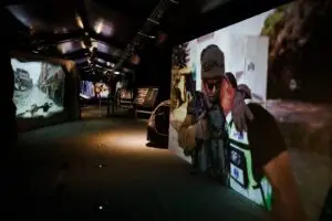 "מפה נקום" - מיצג אומנותי רב-חושי חדש של זיו קורן ונעם חורב. צילום: זיו קורן