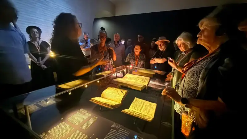 שאלת השאלות: על סודות היקום והקיום בספרייה הלאומית. צילום: סיגל קליי