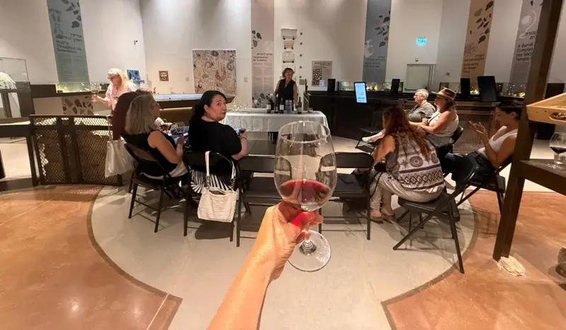 יש חיי לילה במודיעין וגם סדנת יין במוזיאון מורשת החשמונאים. צילום: סיגל קליין
