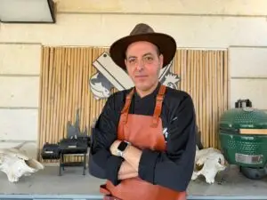 משלחת ישראלית תתמודד באליפות העולם לבישול על אש פתוחה בטקסס. בתמונה: ראובן מייסלוס קפטן נבחרת ישראל בעל האש. צילום: אלבום פרטי