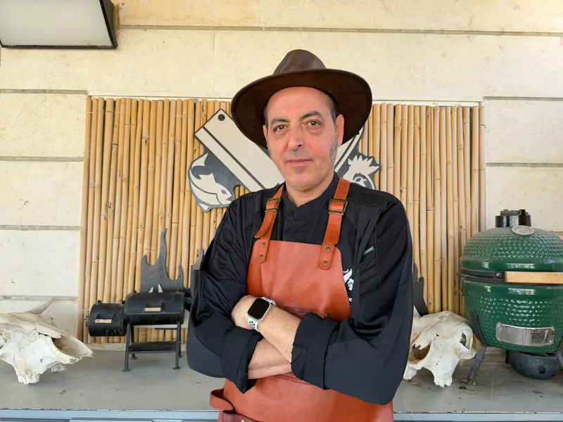 משלחת ישראלית תתמודד באליפות העולם לבישול על אש פתוחה בטקסס. בתמונה: ראובן מייסלוס קפטן נבחרת ישראל בעל האש. צילום: אלבום פרטי
