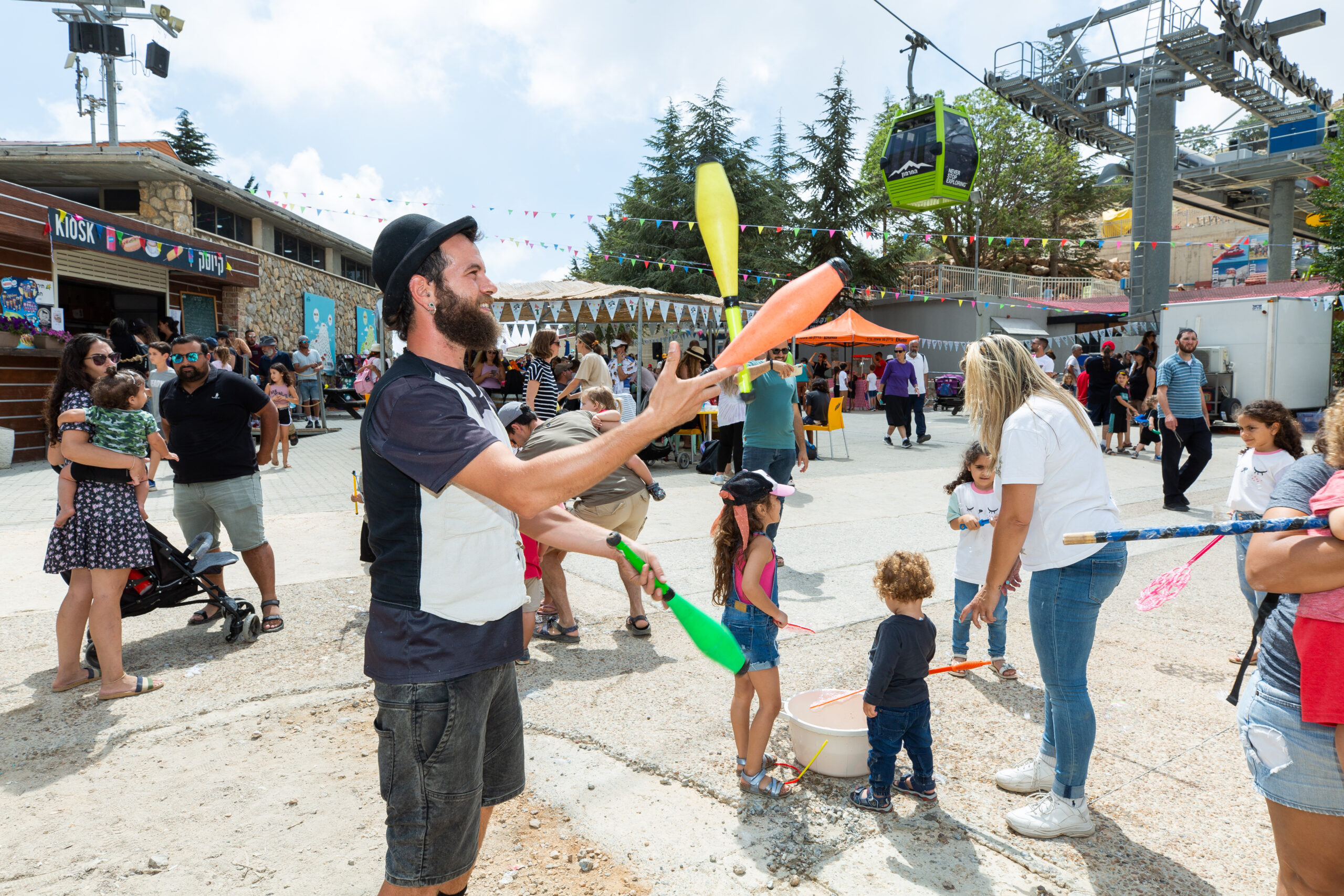 יוני קירקסוני באתר החרמון בחול המועד סוכות