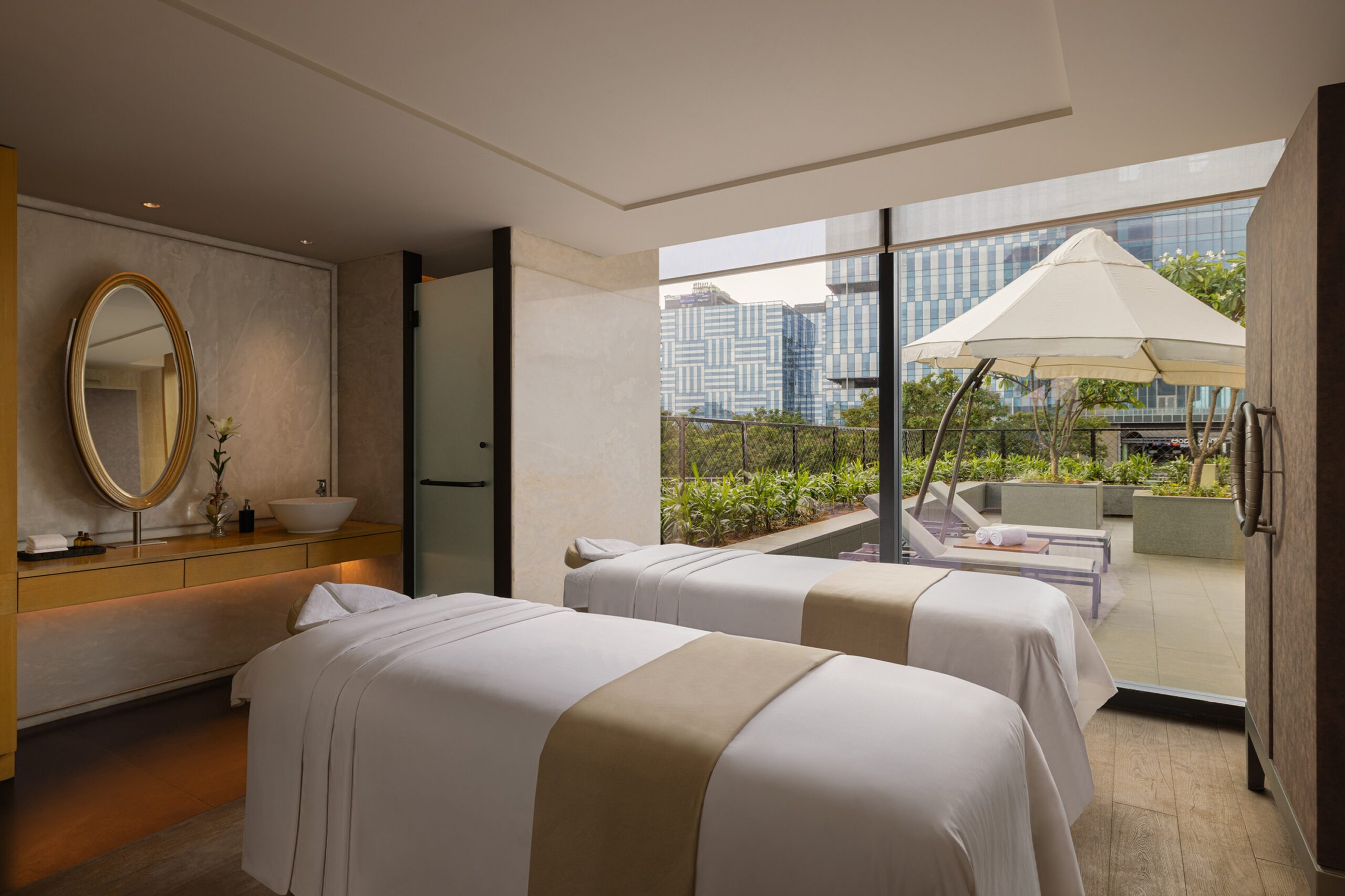 מתחם The Sanctuary במלון The Den Bengaluru מקבוצת LXR Hotels & Resorts