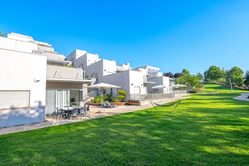 מרכז המוסיקה "קשת אילון" יקיים מופע המשלב סונטות ורומנסות לצד קטעי יומנים ומכתבים בין קלרה ורוברט שומן לבין יוהאנס ברהמס.ב-19.11.2026 באולם בר-אוריין. צילום: אלברט אדוט