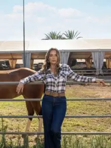 בית האופנה GOLBARY משיק קולקציית DENIM חדשה לעונת סתיו-חורף 26-27 . חולצה 229.90 ש"ח גינס 239.90 ש"ח. צילום: יח"צ